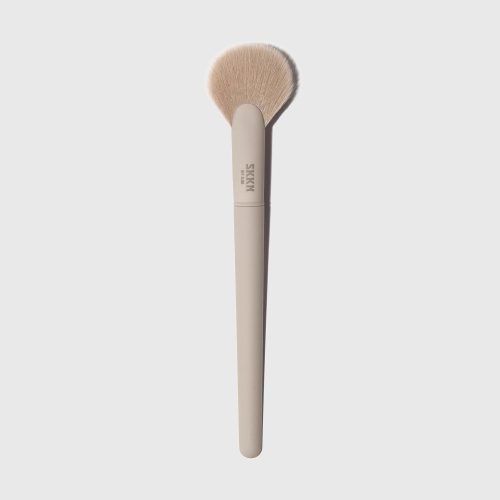 1.KKS 23 PACKSHOT FRONT TREATMENT BRUSH JPEG 1x1 144DPI A