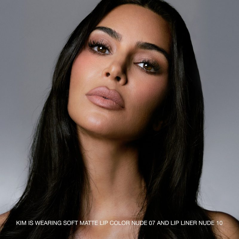 1X1 KKC 24 KIM KARDASHIAN GREG PORTRAIT DT2 0733 011624