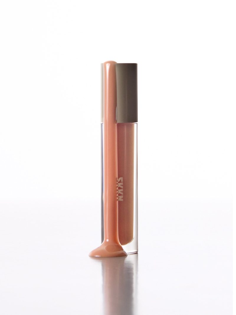 7.KKC 24 STILL LIFE LIPGLOSS NUDE04 2783 F 3x4 0360a5c2 ede1 4799 b6b3 8ff7634a35a9